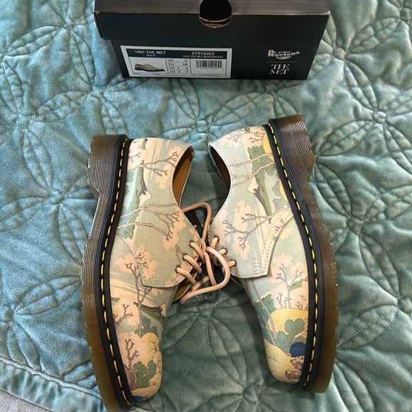 Dr. Martens Fuji the met Masterpiece size US7 New in box never worn - Picture 5 of 7